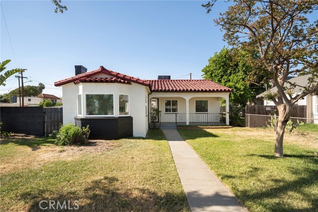 Detail Gallery Image 1 of 20 For 709 E 9th St, Pomona,  CA 91766 - 4 Beds | 2 Baths