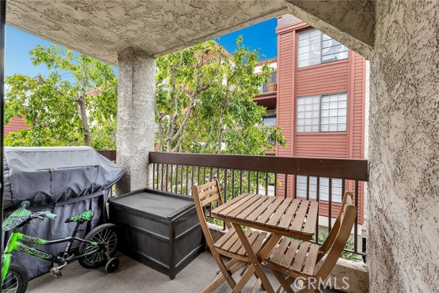 Detail Gallery Image 14 of 37 For 230 Bethany Rd #210,  Burbank,  CA 91504 - 2 Beds | 2 Baths