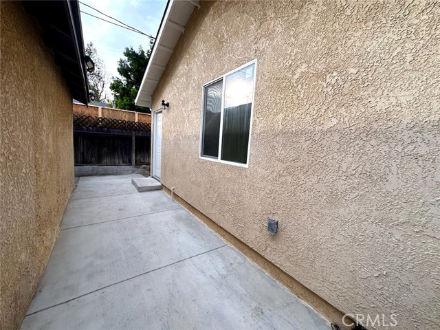 Detail Gallery Image 14 of 14 For 6905 Noble, Van Nuys,  CA 91405 - 2 Beds | 1 Baths
