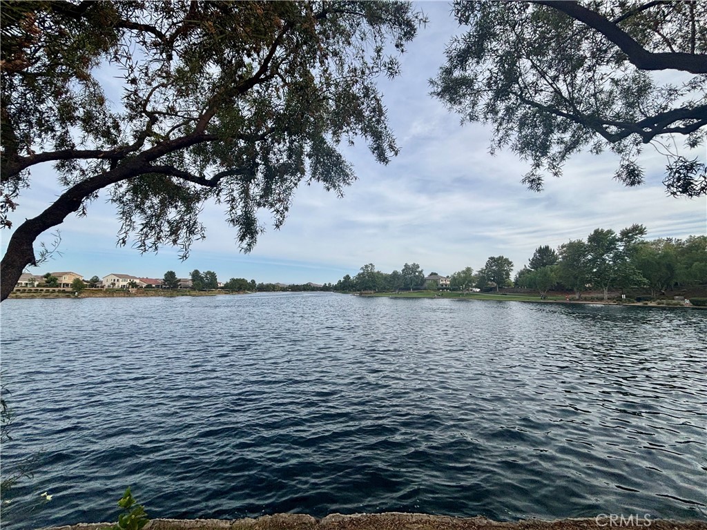 https://media.crmls.org/medias/976f6dc9-c72e-444f-840e-60b98c6f89c5.jpg?preset=X-Large