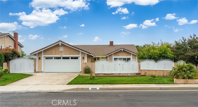 19545 Quicksilver Lane, Rowland Heights CA: https://media.crmls.org/medias/97704518-16ca-4b2b-8b8e-b74078b660c9.jpg