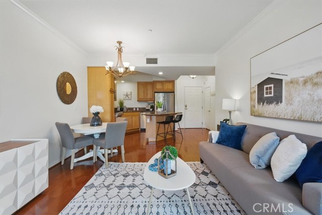 21345 Hawthorne Boulevard, Torrance CA: https://media.crmls.org/medias/9770f610-3b06-41da-b91e-bd548b7a61d2.jpg