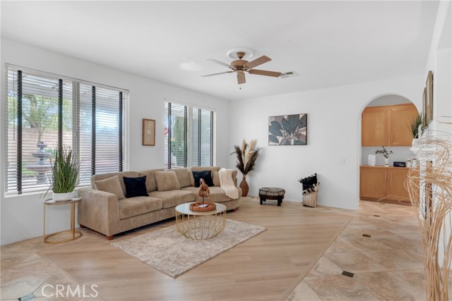 33736 Emerald Creek Court, Temecula CA: https://media.crmls.org/medias/97722e55-c7d4-41f3-a119-91d39d89f3ee.jpg