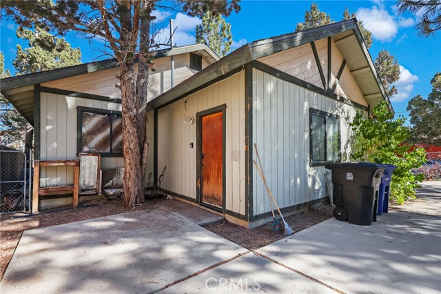 Detail Gallery Image 9 of 12 For 801 Central, Big Bear City,  CA 92314 - 2 Beds | 2 Baths