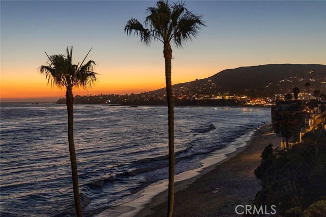 Detail Gallery Image 3 of 31 For 937 Gaviota Dr, Laguna Beach,  CA 92651 - 3 Beds | 3/1 Baths