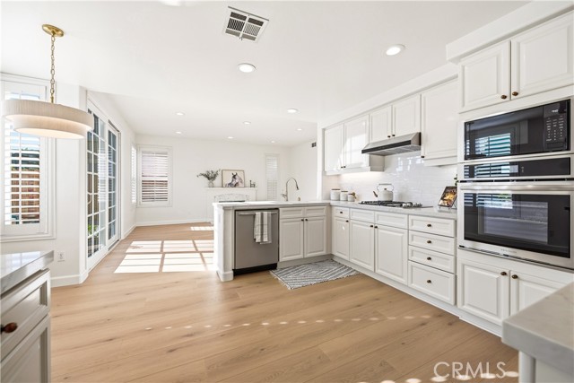 Detail Gallery Image 12 of 45 For 1394 La Culebra Cir, Camarillo,  CA 93012 - 4 Beds | 2/1 Baths