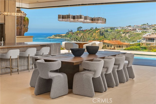 13 Ritz Cove Drive, Dana Point CA: https://media.crmls.org/medias/97743637-e7b1-4094-9c5d-06ab97de922a.jpg