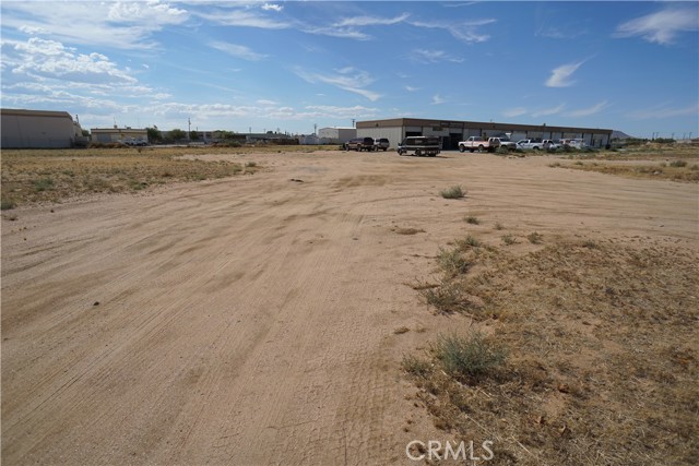 Detail Gallery Image 8 of 13 For 1 Malaki Rd, Apple Valley,  CA 92308 - – Beds | – Baths