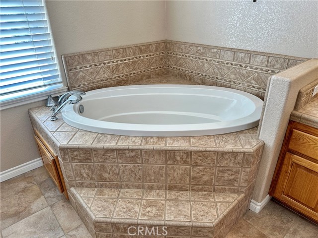 Detail Gallery Image 28 of 42 For 20120 Juniper Rd, Apple Valley,  CA 92308 - 4 Beds | 3 Baths