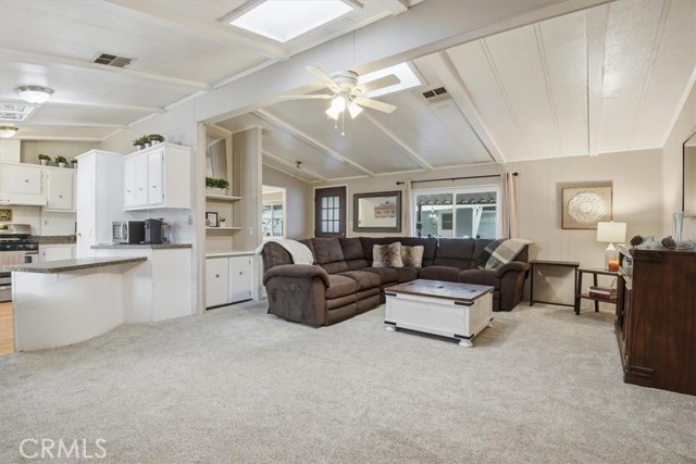 Detail Gallery Image 10 of 33 For 692 N Adele #50,  Orange,  CA 92867 - 2 Beds | 2 Baths