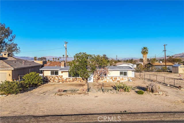 Detail Gallery Image 4 of 40 For 5447 Encelia Dr, Twentynine Palms,  CA 92277 - 3 Beds | 1 Baths