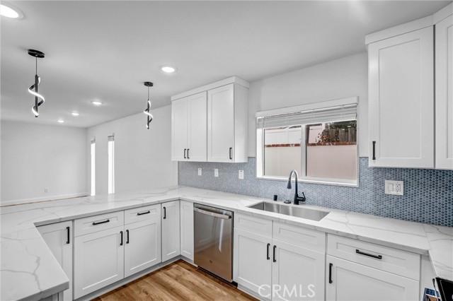 Detail Gallery Image 17 of 25 For 20302 Oxnard, Woodland Hills,  CA 91367 - 3 Beds | 2/1 Baths