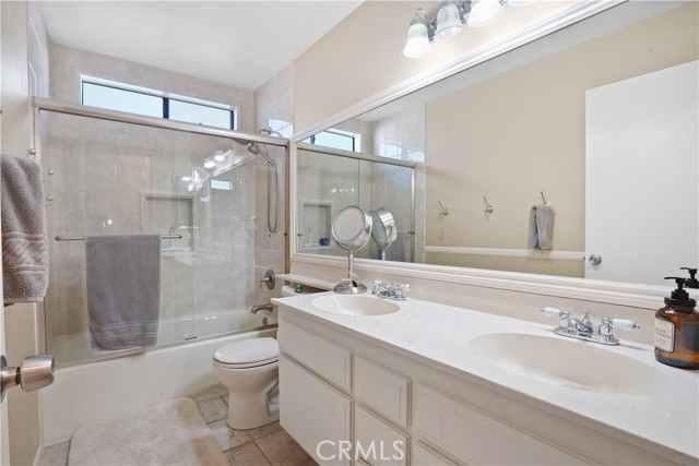 485 Wedgewood Court, Duarte CA: https://media.crmls.org/medias/97765f9d-5c9f-4e7a-ba11-c2ab26c3f593.jpg