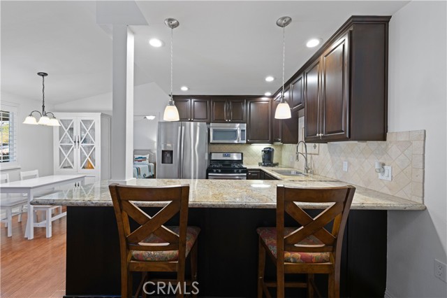 Detail Gallery Image 9 of 30 For 19348 Avenue of the Oaks, Newhall,  CA 91321 - 2 Beds | 1/1 Baths