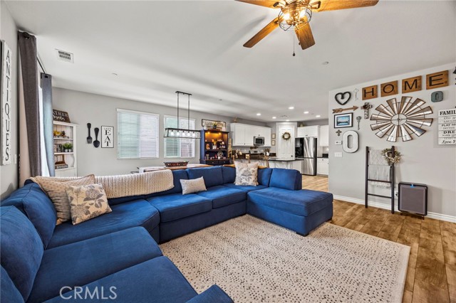 7800 Botany Street, Chino CA: https://media.crmls.org/medias/977747a2-e380-45f1-b21c-507427e39e3d.jpg