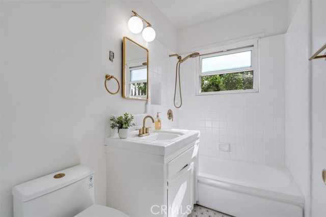 Detail Gallery Image 18 of 29 For 2215 Marigold Pl, San Diego,  CA 92105 - 3 Beds | 1 Baths