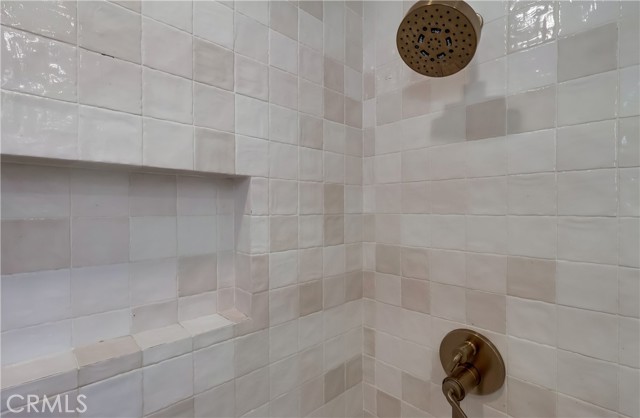 5528 Voletta Place, Valley Village CA: https://media.crmls.org/medias/9777d96a-b012-4622-ae6e-4f322f29f97f.jpg