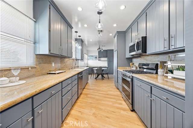 1049 2nd Street, Norco CA: https://media.crmls.org/medias/9778622f-49f8-490f-ac98-90022465d28f.jpg