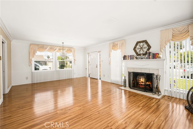 2775 Wetherly Avenue, Long Beach CA: https://media.crmls.org/medias/9778d934-dbb3-41bb-a5ff-6e624e4bbf37.jpg