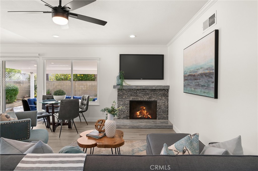 977a6d8d 2354 4233 B51f E60d85f70789