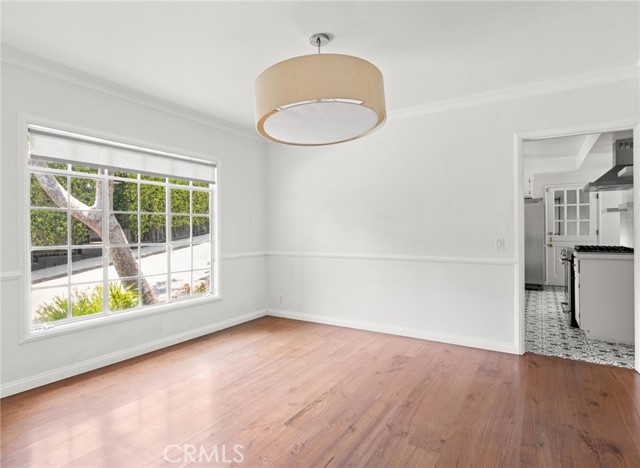 5405 Black Oak Drive, Los Angeles CA: https://media.crmls.org/medias/977b24c0-1449-4eb1-8318-a4cac2279258.jpg