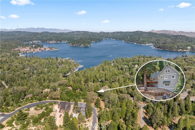 Detail Gallery Image 2 of 53 For 101 State Highway 173, Lake Arrowhead,  CA 92352 - 3 Beds | 3 Baths