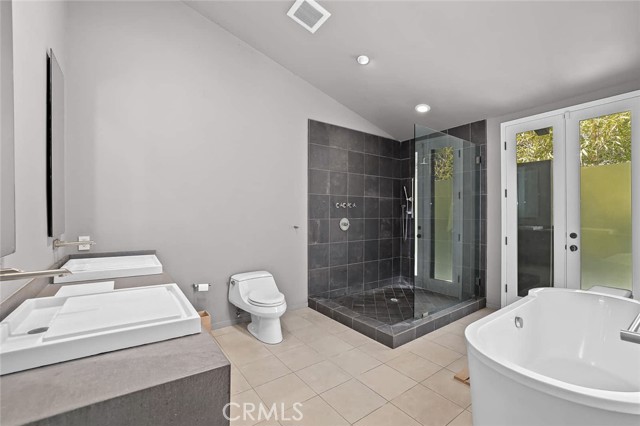 2420 Bowmont Drive, Beverly Hills CA: https://media.crmls.org/medias/977b4497-04ed-465e-ab8f-37baea1a5851.jpg