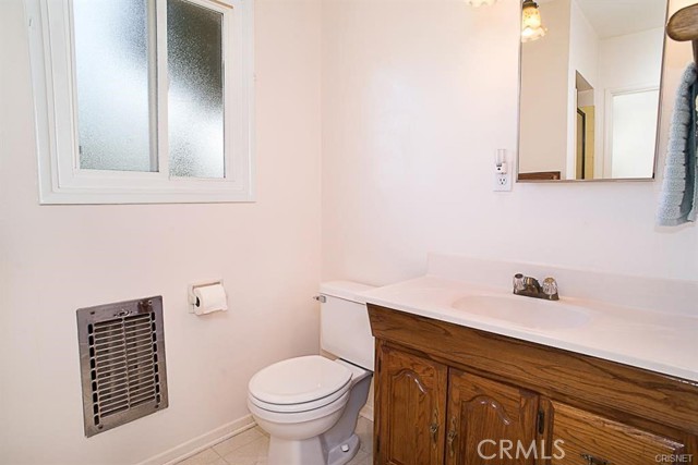 Detail Gallery Image 8 of 11 For 10101 Sophia Ave, Granada Hills,  CA 91343 - 3 Beds | 2 Baths