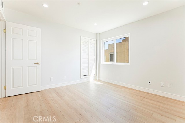 116 W Maple, Glendale CA: https://media.crmls.org/medias/977b57d3-5aaf-4232-a0ab-fec72e00489e.jpg
