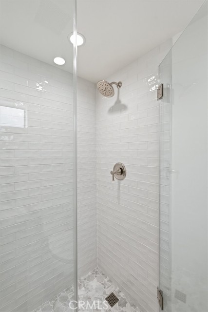 Detail Gallery Image 32 of 52 For 436 1st St, Manhattan Beach,  CA 90266 - 4 Beds | 2/1 Baths