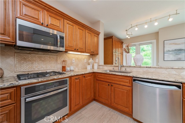 56 Egret Lane, Aliso Viejo CA: https://media.crmls.org/medias/977ca688-7050-4237-93e2-ac14ed84b78e.jpg