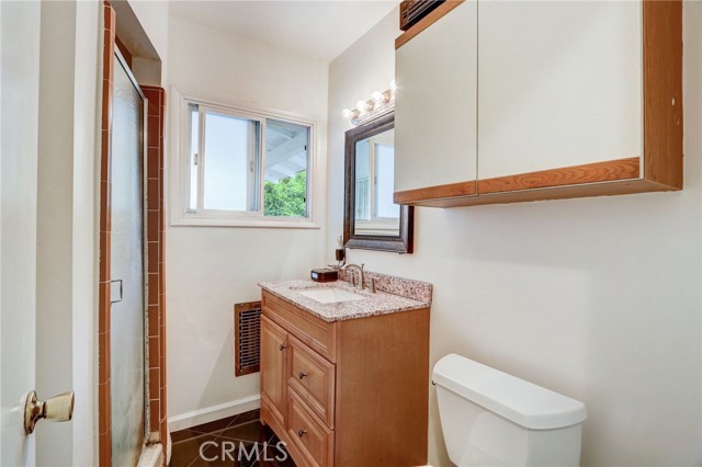Detail Gallery Image 26 of 34 For 14747 Saticoy St, Van Nuys,  CA 91405 - 3 Beds | 2 Baths