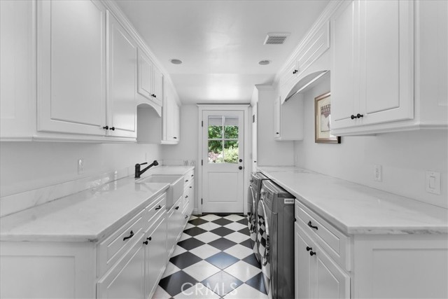 25 Aurora Drive, Rolling Hills Estates, California 90274, 4 Bedrooms Bedrooms, ,3 BathroomsBathrooms,Residential,Sold,Aurora,PV22148397