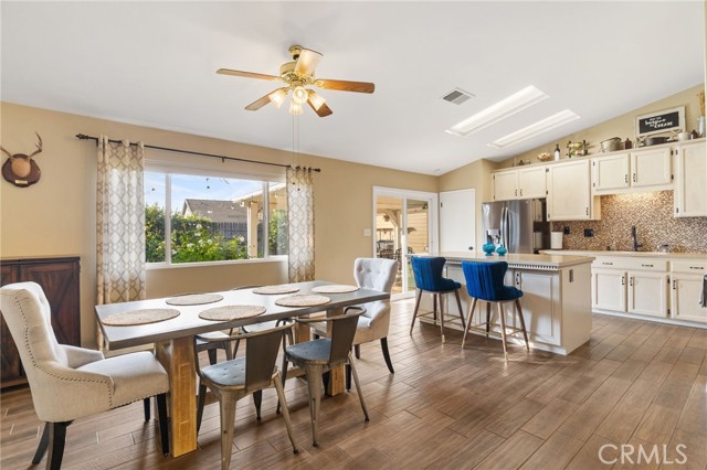 Detail Gallery Image 5 of 31 For 10113 Thistledown, Bakersfield,  CA 93312 - 3 Beds | 2 Baths