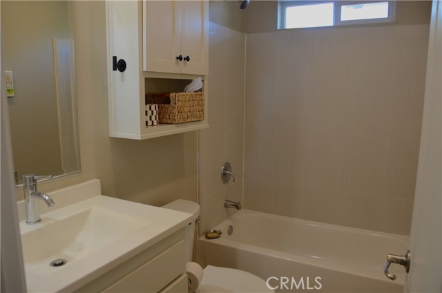 Detail Gallery Image 15 of 22 For 298 Lexington Circle, Newport Beach,  CA 92660 - 2 Beds | 2 Baths