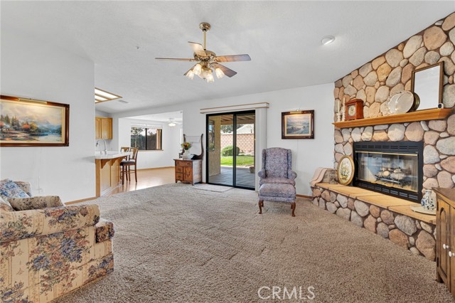 Detail Gallery Image 8 of 44 For 12574 Sarsi Ct, Apple Valley,  CA 92308 - 4 Beds | 2 Baths