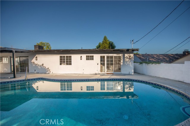 9355 Ruffner Avenue, Northridge CA: https://media.crmls.org/medias/97812f5f-2fe0-400c-ba2b-82ffd2282111.jpg