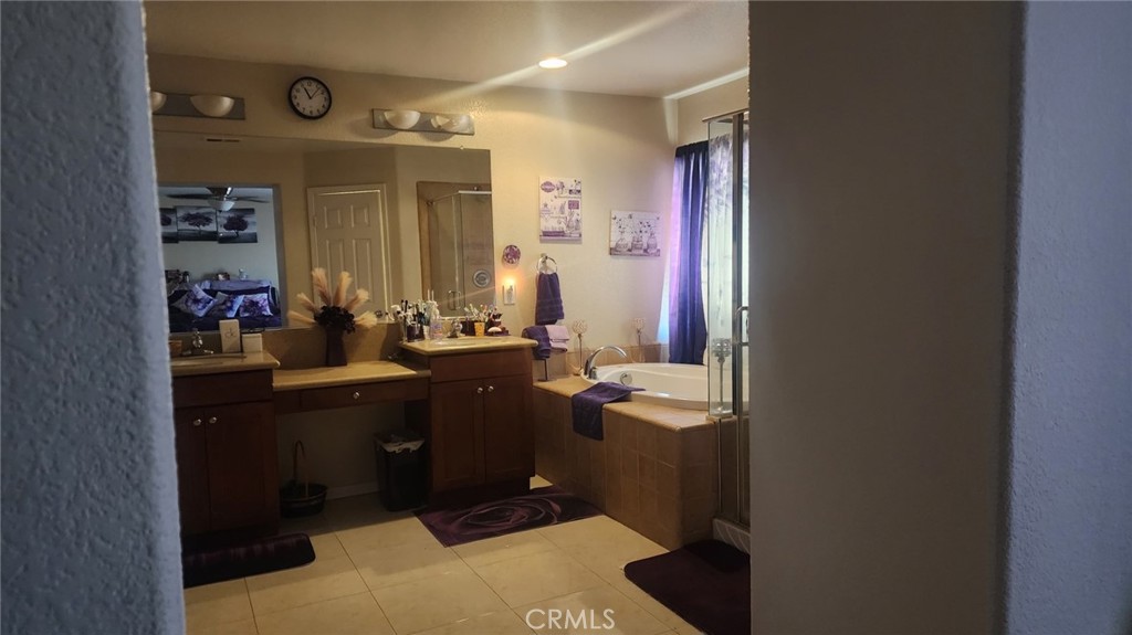https://media.crmls.org/medias/97825dee-7b01-41ed-b744-d602b20890de.jpg?preset=X-Large