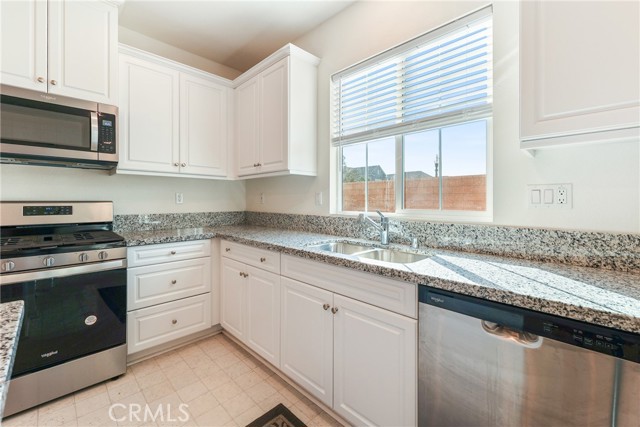 Detail Gallery Image 17 of 59 For 3938 Cambria Privado, Ontario,  CA 91762 - 5 Beds | 3 Baths