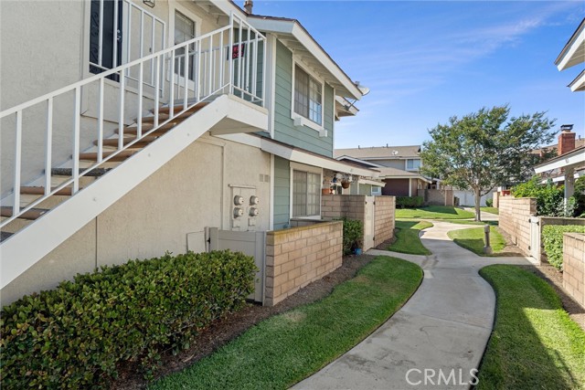 8165 Woodland Dr, Buena Park CA: https://media.crmls.org/medias/9783a6f5-5ea5-472e-8271-ce3a1e6b3972.jpg