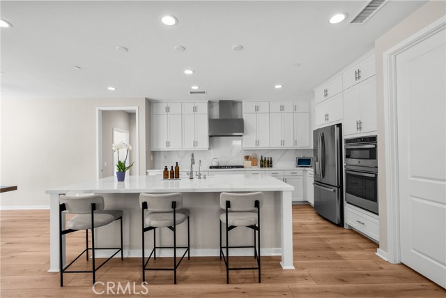 Detail Gallery Image 7 of 56 For 28332 Clarion, Canyon Country,  CA 91350 - 5 Beds | 4/1 Baths