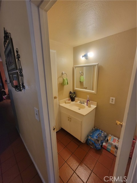 Detail Gallery Image 7 of 9 For 521 S Lyon St #85,  Santa Ana,  CA 92701 - 2 Beds | 1/1 Baths