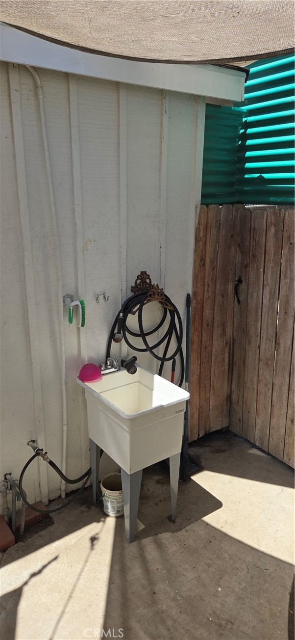 7503 Aqueduct Avenue, Van Nuys CA: https://media.crmls.org/medias/9784d14a-7f2a-4b49-bb74-493ff6d27ef8.jpg