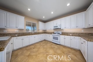 https://media.crmls.org/medias/9786cb0c-83c1-4889-b862-17eb15a91e19.jpg?preset=X-Large