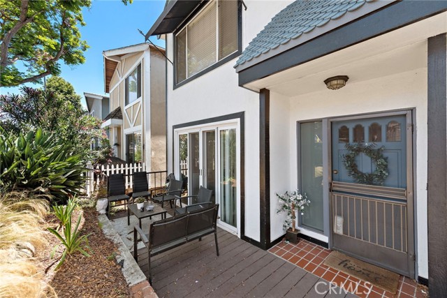 Detail Gallery Image 2 of 42 For 512 Iris Ave, Corona Del Mar,  CA 92625 - 3 Beds | 2 Baths