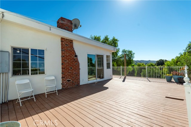 10161 Foothill Boulevard, Sylmar CA: https://media.crmls.org/medias/97883c48-3dc6-449e-82e3-f703a2af315f.jpg