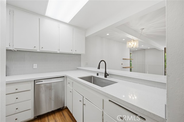 7202 Marina Pacifica S, Long Beach CA: https://media.crmls.org/medias/9789faa7-b1dc-41cc-ae7f-c88b5993d95d.jpg