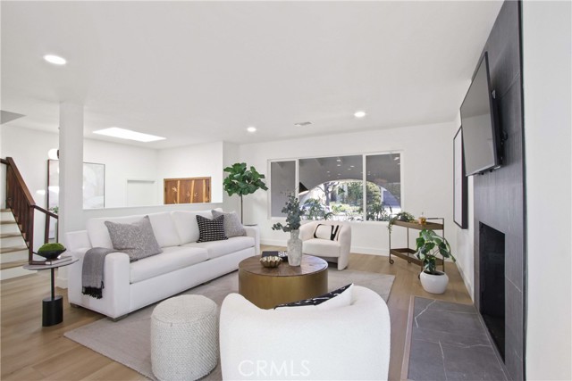 Detail Gallery Image 8 of 45 For 17805 Winterberry St, Fountain Valley,  CA 92708 - 6 Beds | 5/1 Baths