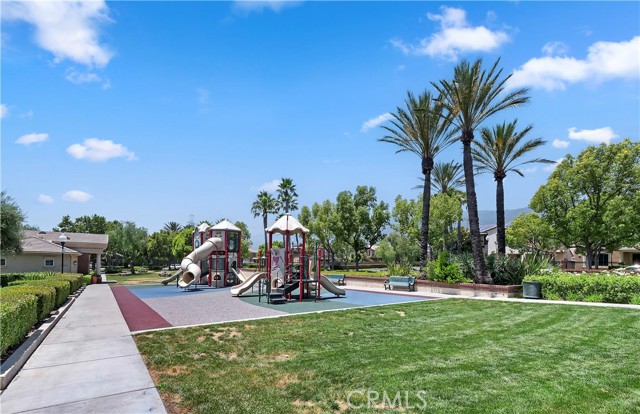 5680 Kate Way, Fontana CA: https://media.crmls.org/medias/978ad2d1-a46c-402d-8533-d3b0c75e546f.jpg