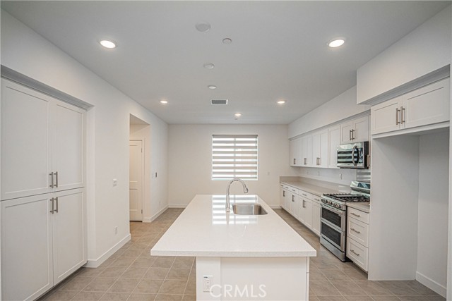 Detail Gallery Image 11 of 33 For 2317 W Broadway #44,  Anaheim,  CA 92804 - 3 Beds | 3/1 Baths